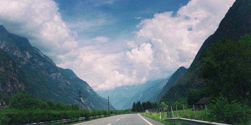 深圳工作新机遇：聚焦港口与跨境电商物流的供应链人才招聘与职业培训指南
